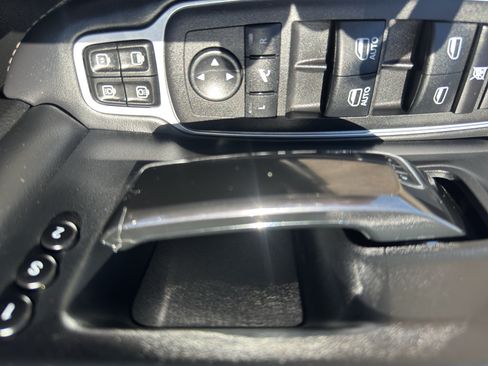 Used 2023 RAM 2500 Limited AWD/4WD image 23