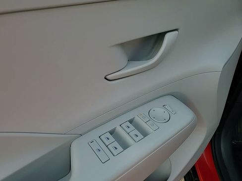 Certified 2024 Hyundai Kona SEL w/ Convenience Package image 13