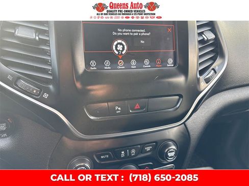 Used 2019 Jeep Cherokee Latitude Plus w/ Cold Weather Group image 36