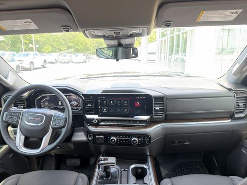 Used 2025 GMC Sierra 1500 Elevation AWD/4WD image 12