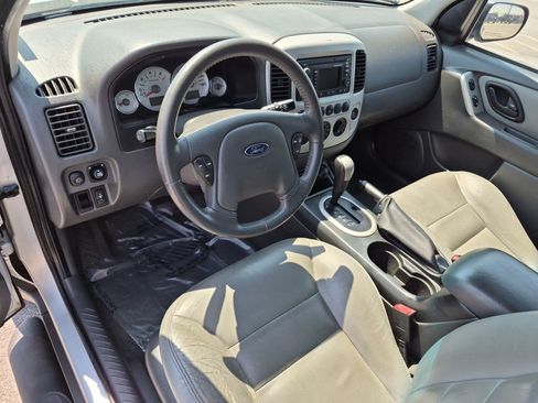 Used 2005 Ford Escape 4WD Hybrid image 14