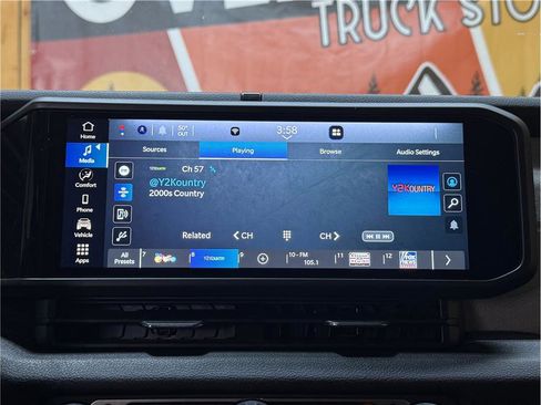 Used 2024 Jeep Gladiator Sport image 19