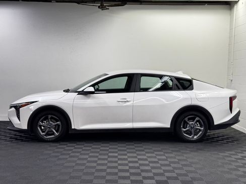 Used 2025 Kia K4 FWD image 3
