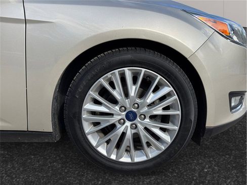 Used 2018 Ford Focus Titanium image 12