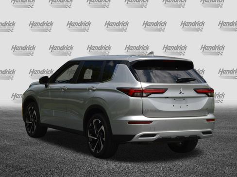 Used 2024 Mitsubishi Outlander SE FWD image 9