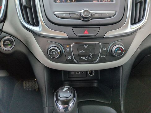Used 2021 Chevrolet Equinox LS w/ LS Convenience Package AWD/4WD image 13