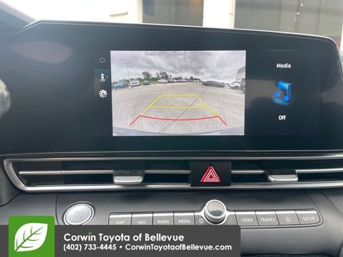 Used 2024 Hyundai Elantra SEL FWD image 19