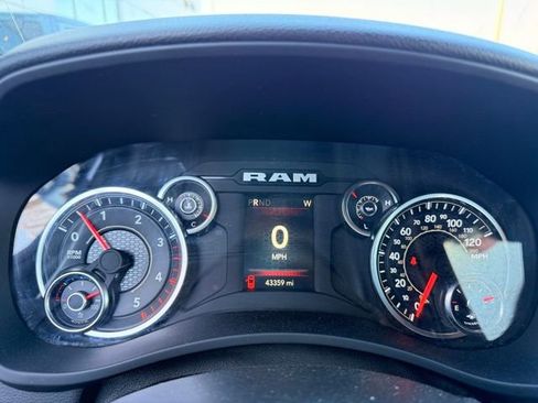 Used 2024 RAM 2500 Big Horn image 26