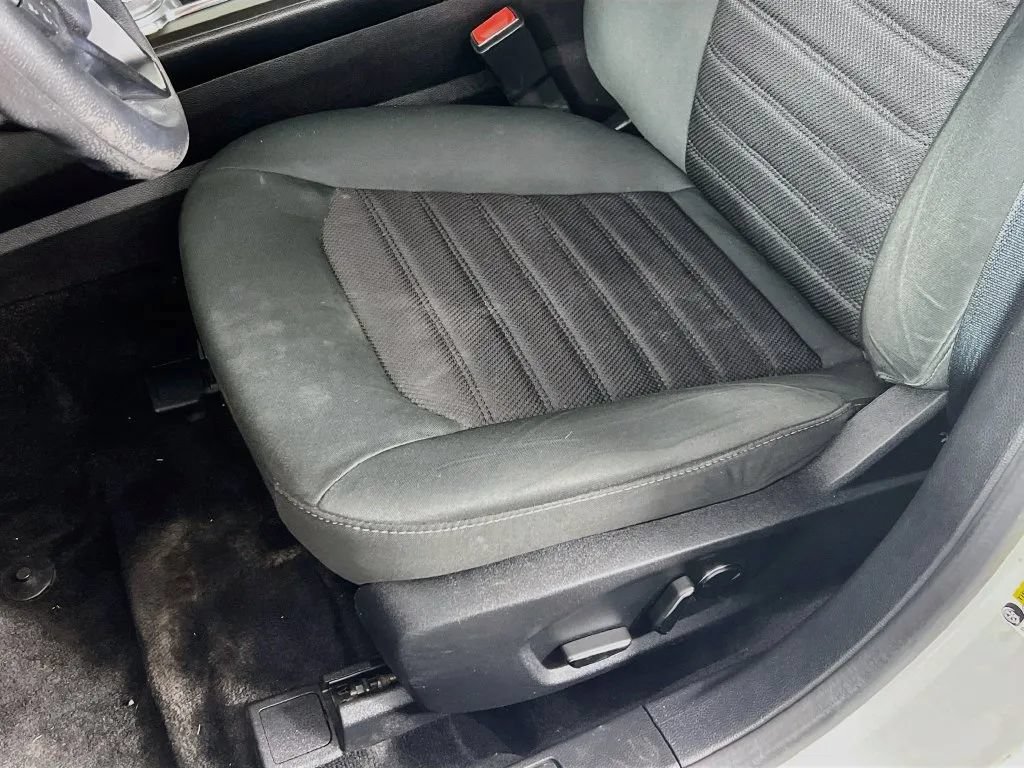 Used 2019 Ford Fusion SE FWD image 20