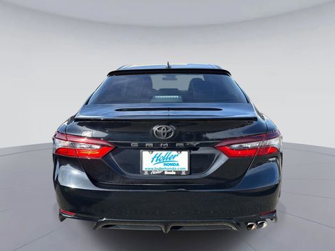 Used 2021 Toyota Camry SE image 5