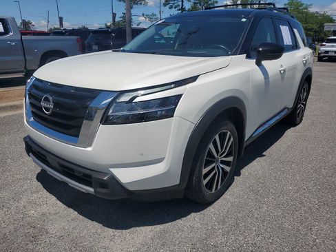 Used 2024 Nissan Pathfinder Platinum w/ Cargo Package AWD/4WD image 1