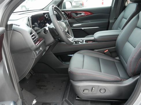 New 2026 Chevrolet Traverse Z71 w/ Enhanced Driving Package image 8