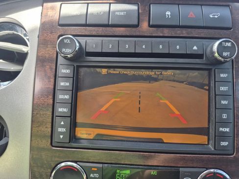 Used 2010 Ford Expedition Limited RWD image 33