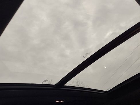 Certified 2024 Lincoln Nautilus Reserve w/ Equipment Group 202A image 18