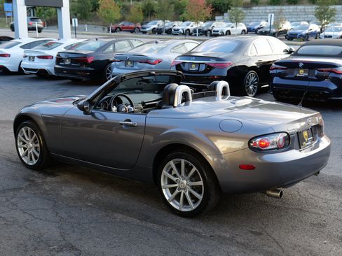 Used 2008 MAZDA MX-5 Miata Grand Touring w/ Premium Pkg image 64