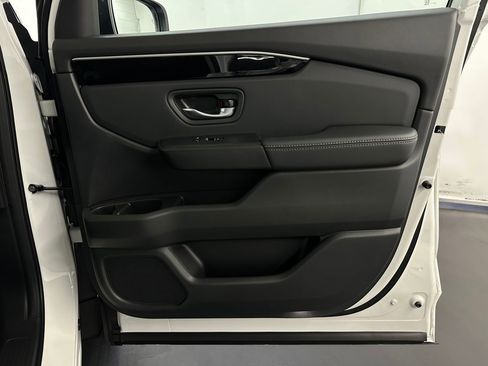 New 2025 Honda Pilot Touring image 35