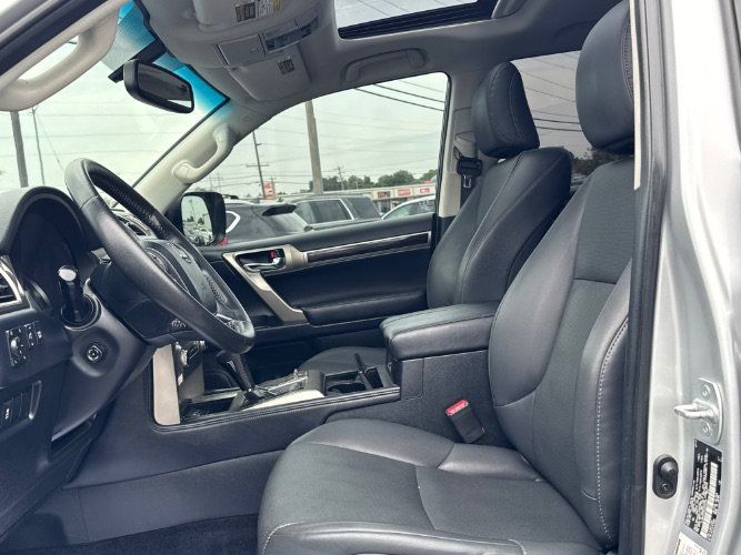 Used 2019 Lexus GX 460 AWD/4WD image 17