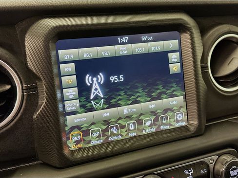 Used 2023 Jeep Wrangler Unlimited Sahara w/ Cold Weather Group AWD/4WD image 21