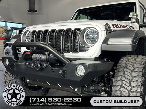Used 2024 Jeep Wrangler Unlimited Rubicon w/ Convenience Group AWD/4WD image 5