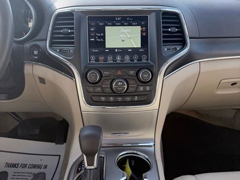 Used 2018 Jeep Grand Cherokee Overland image 10