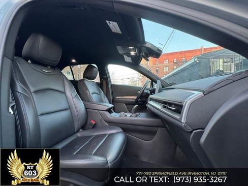 Used 2024 Cadillac XT4 Premium Luxury image 14