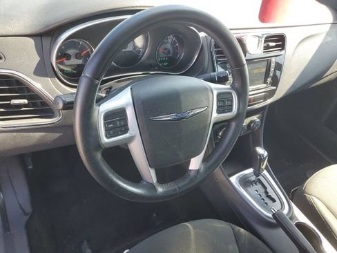 Used 2012 Chrysler 200 Touring FWD image 11