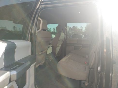 Used 2017 Ford F150 XLT image 15