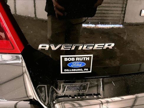 Used 2013 Dodge Avenger SE image 14