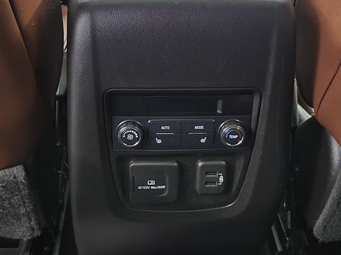 Used 2019 Buick Enclave Avenir w/ Avenir Technology Package AWD/4WD image 51