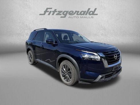 Used 2022 Nissan Pathfinder SV AWD/4WD image 1