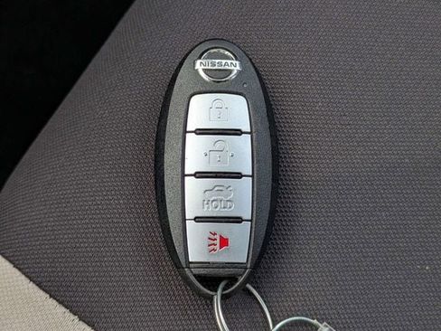 Used 2022 Nissan Versa SV FWD image 26