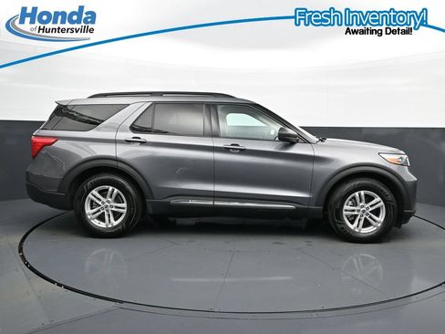 Used 2021 Ford Explorer XLT RWD image 11