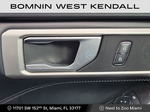 Used 2023 Ford Explorer XLT image 28