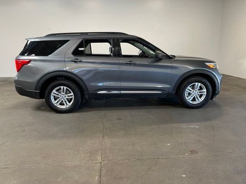 Used 2023 Ford Explorer XLT w/ Equipment Group 202A AWD/4WD image 2