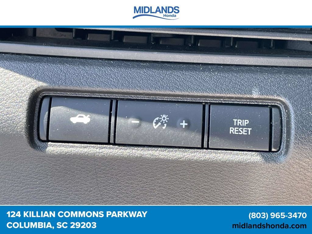 Used 2025 Nissan Altima 2.5 SV FWD image 18