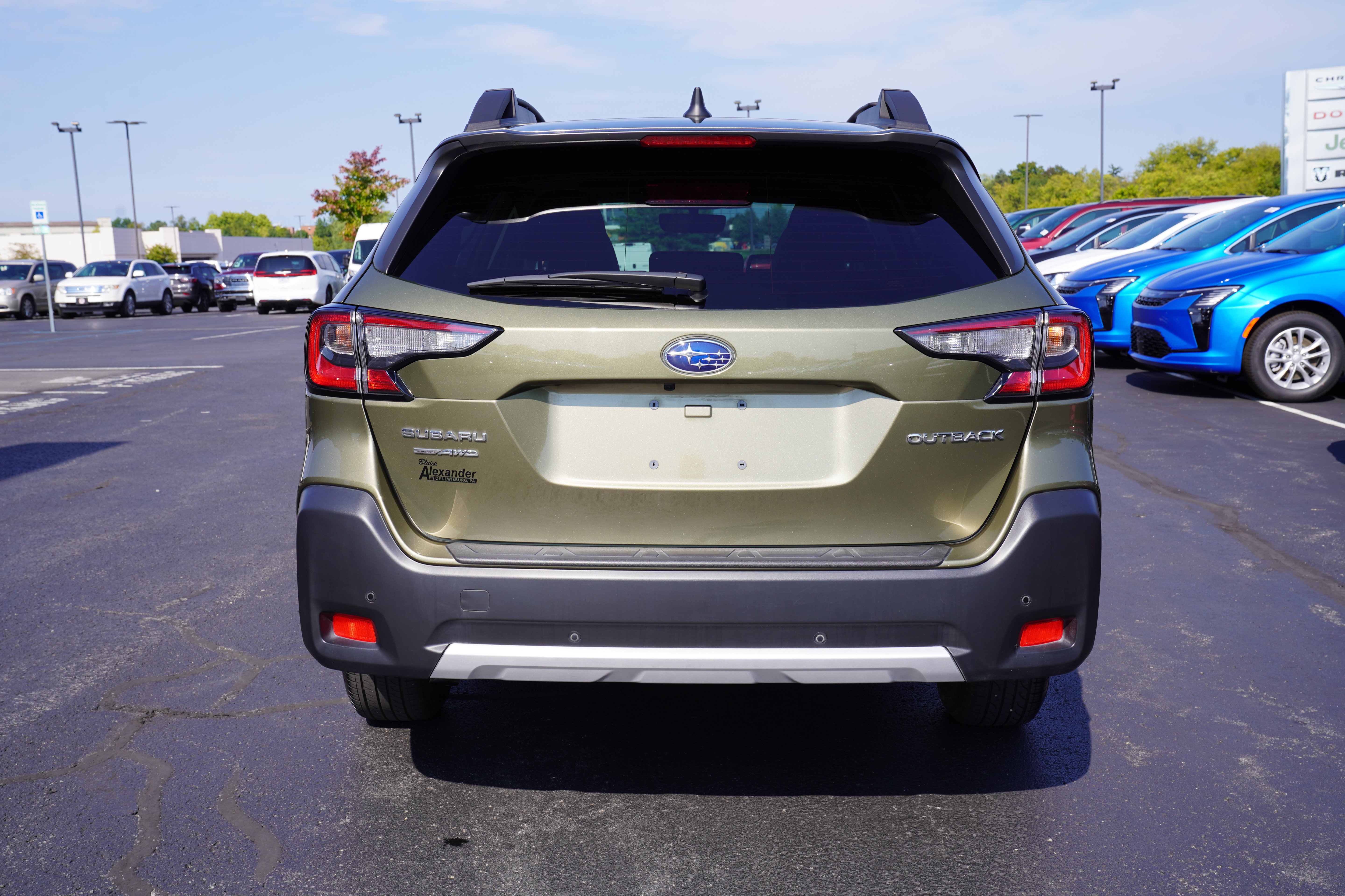 Used 2025 Subaru Outback Limited AWD/4WD image 7