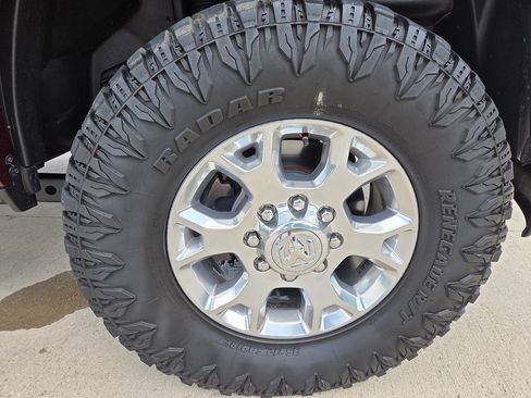 Used 2022 RAM 2500 Laramie AWD/4WD image 12