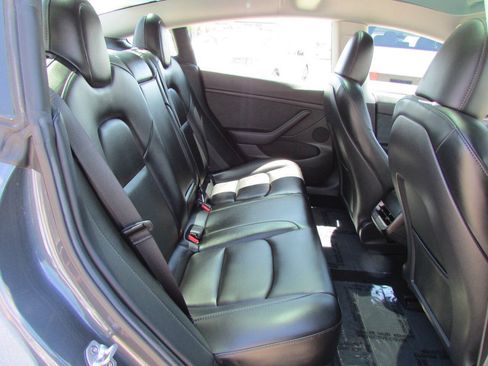 Used 2023 Tesla Model 3 Standard Range RWD image 29
