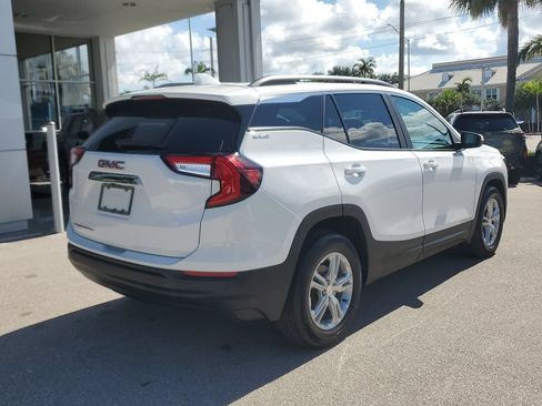 Used 2023 GMC Terrain SLE w/ Driver Convenience Package FWD image 5