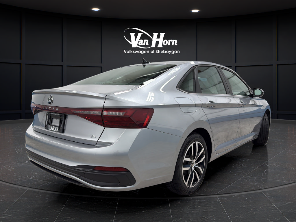 Certified 2025 Volkswagen Jetta SE FWD image 7