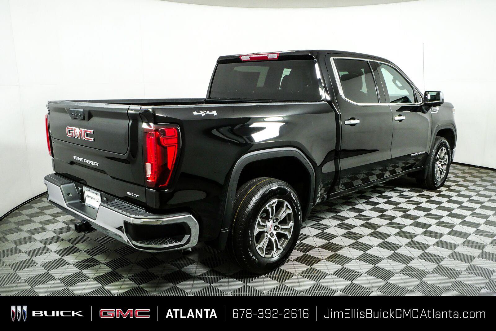Used 2026 GMC Sierra 1500 SLT AWD/4WD image 3