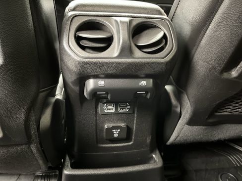 Used 2020 Jeep Wrangler Unlimited Rubicon image 12