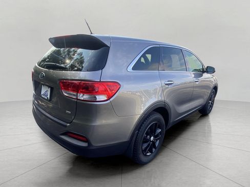 Used 2017 Kia Sorento L FWD image 6