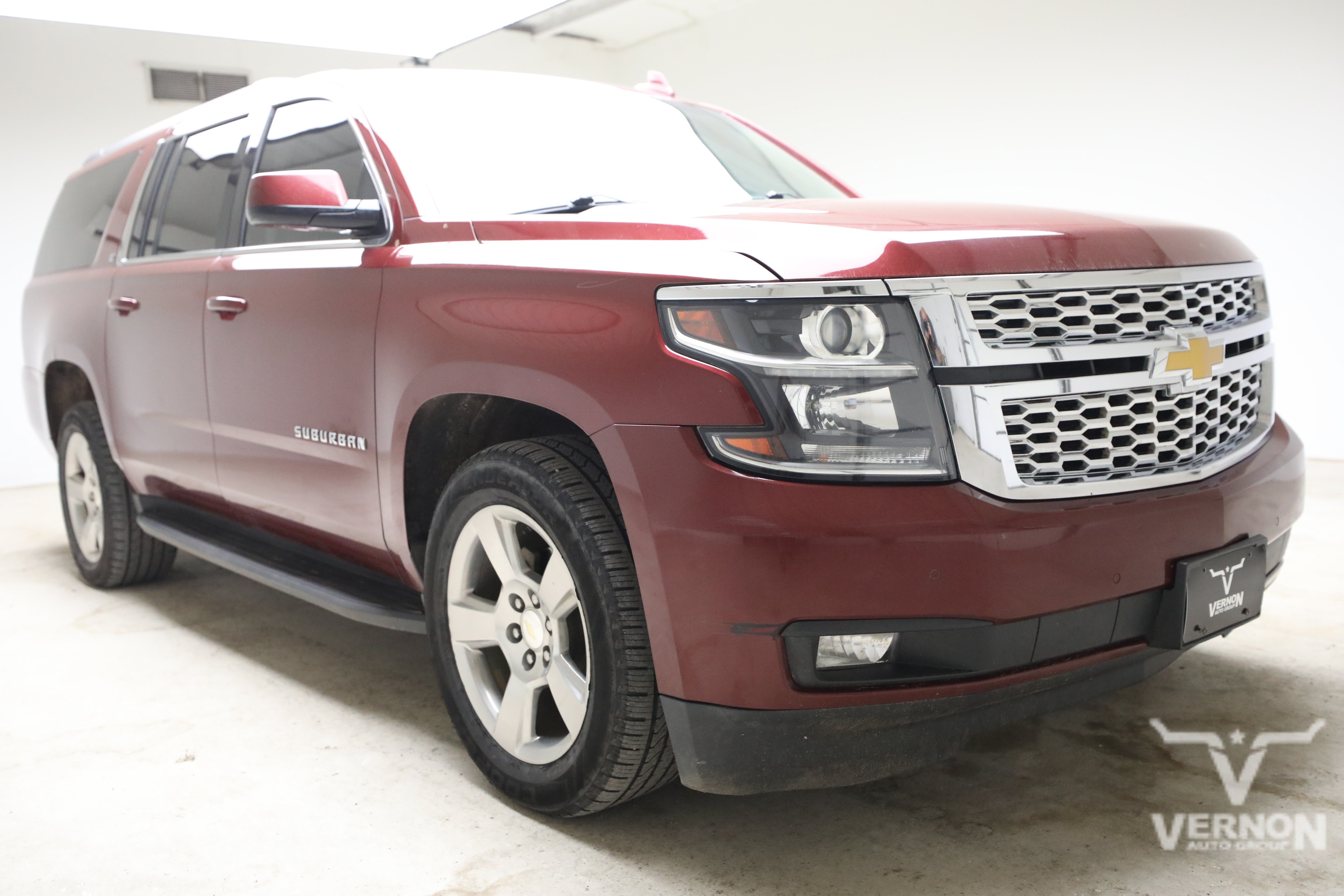 Used 2018 Chevrolet Suburban LT w/ Luxury Package RWD image 7