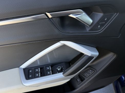 Used 2024 Audi Q3 2.0T Premium w/ Convenience Package image 23