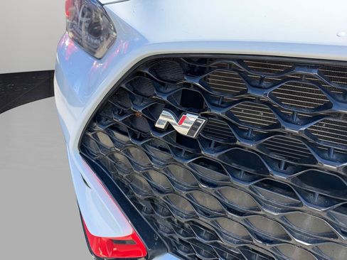 Used 2020 Hyundai Veloster N image 9