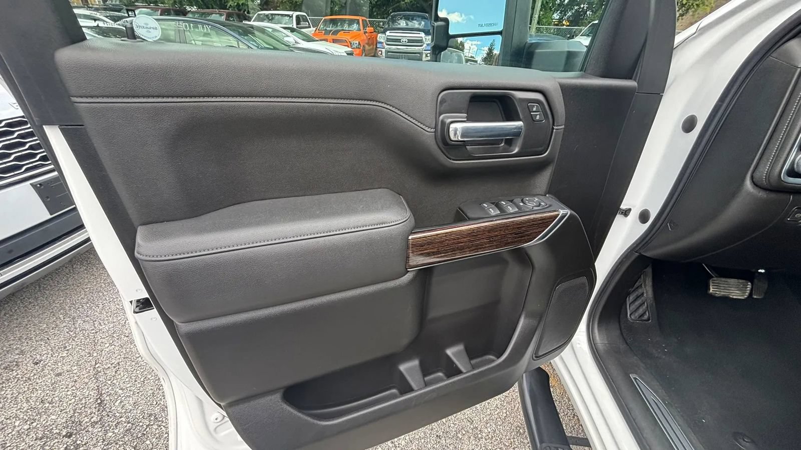 Used 2021 GMC Sierra 1500 Elevation w/ X31 Off-Road Package AWD/4WD image 11
