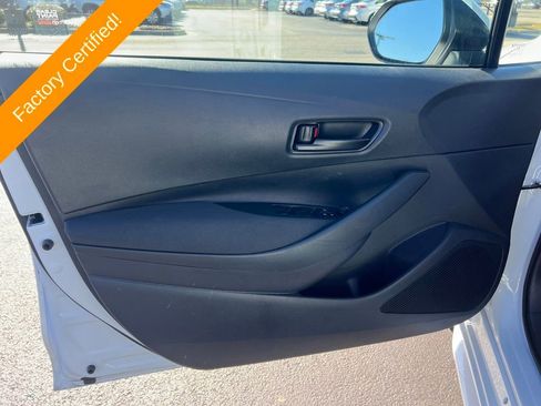 Used 2025 Toyota Corolla LE image 9