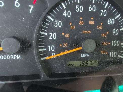 Used 2000 Toyota Tundra SR5 RWD image 9