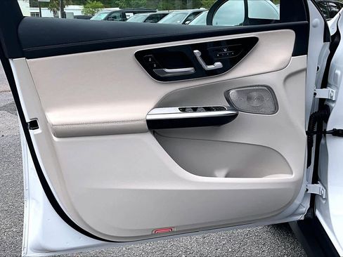 Used 2024 Mercedes-Benz GLC 300 4MATIC image 22